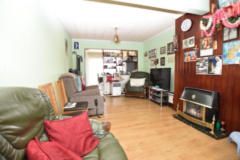 Click the photo for more details of Warwick Avenue, Harrow, HA2 8RE