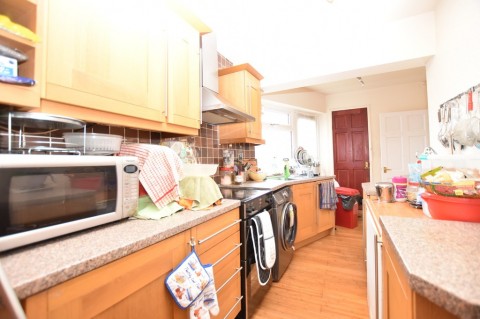 Click the photo for more details of Warwick Avenue, Harrow, HA2 8RE