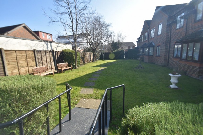 Images for Barnetts Court, Corbins Lane, South Harrow, HA2 8EU