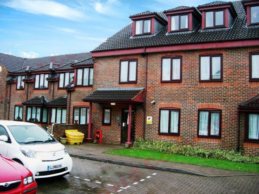 Images for Barnetts Court, Corbins Lane, South Harrow, HA2 8EU