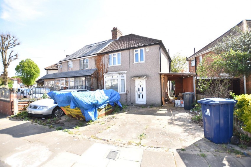 Images for Halsbury Road East, Northolt, UB5 4PY