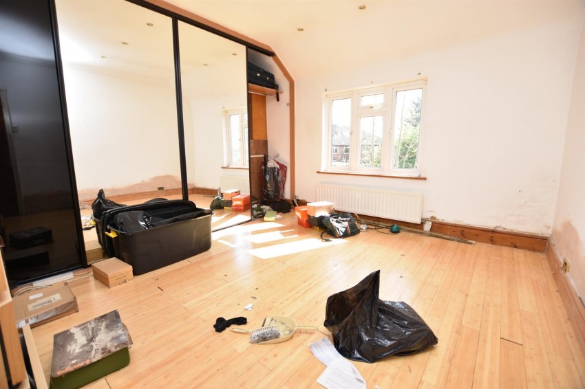 Images for Halsbury Road East, Northolt, UB5 4PY