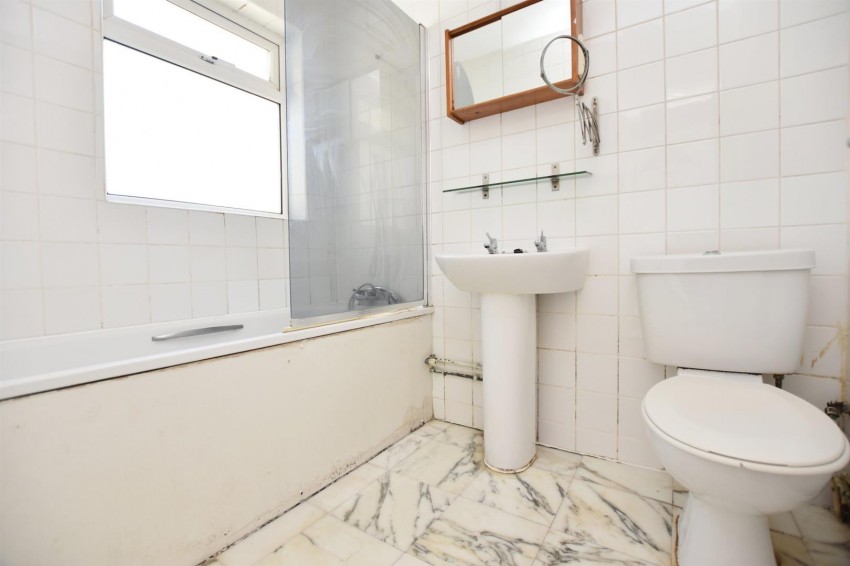 Images for Carlyon Avenue, South Harrow, HA2 8SN