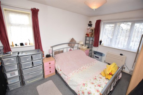 Click the photo for more details of Bayshill Rise, Northolt UB5 4LS