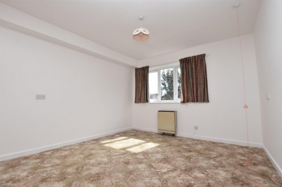 View Full Details for Barnetts Court, Corbins Lane, Harrow, HA2 8EU