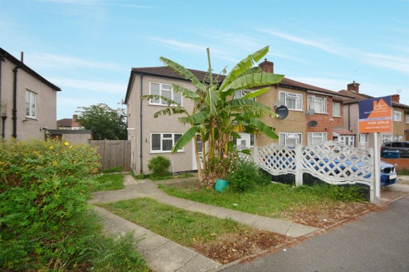 View Full Details for Warwick Avenue, Harrow, HA2 8RD