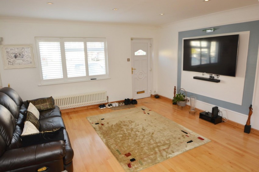 Images for Halsbury Road East, Northolt, UB5 4PY