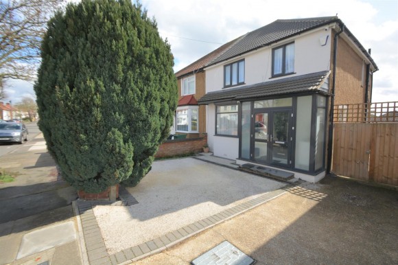 View Full Details for Halsbury Road East, Northolt, UB5 4PU