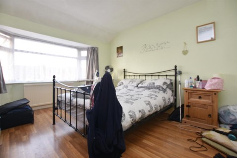 Click the photo for more details of Stroud Gate, South Harrow, HA2 8JL