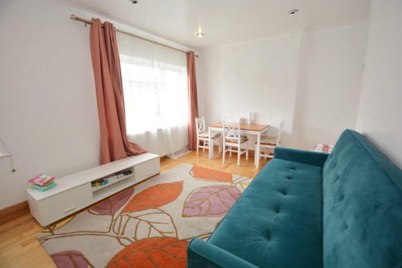 View Full Details for Audley Court, Pinner, HA5 3TQ