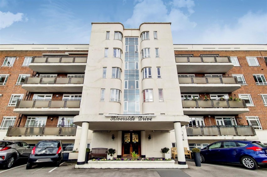 Images for Riverside Drive, Golders Green Road, NW11 9PX