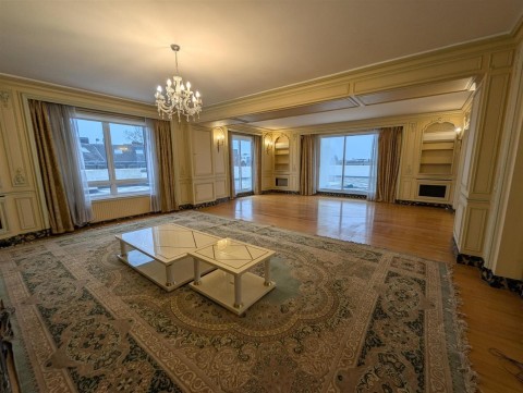 Click the photo for more details of Riverside Drive, Golders Green Road, NW11 9PX