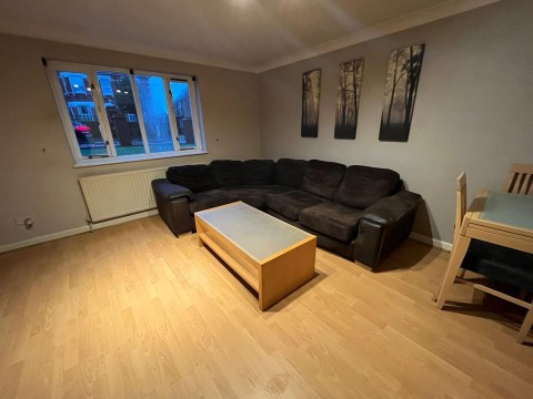 Click the photo for more details of Siskin Close, Bushey