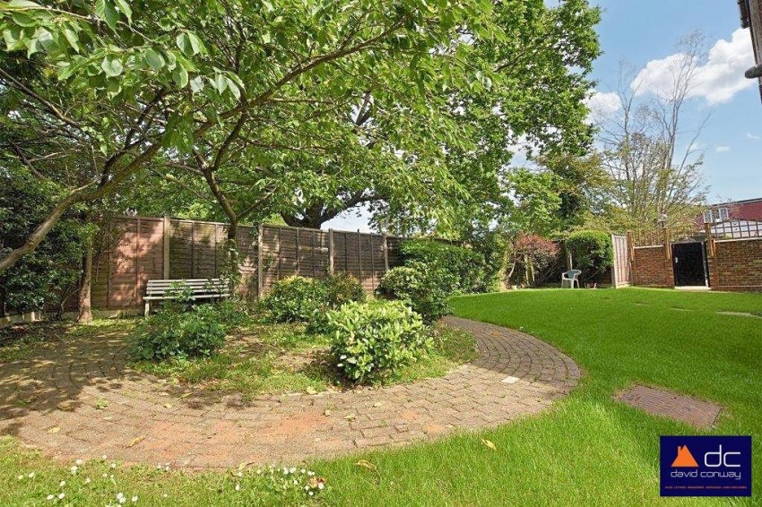 Images for Barnetts Court, Corbins Lane, Harrow, HA2 8EU